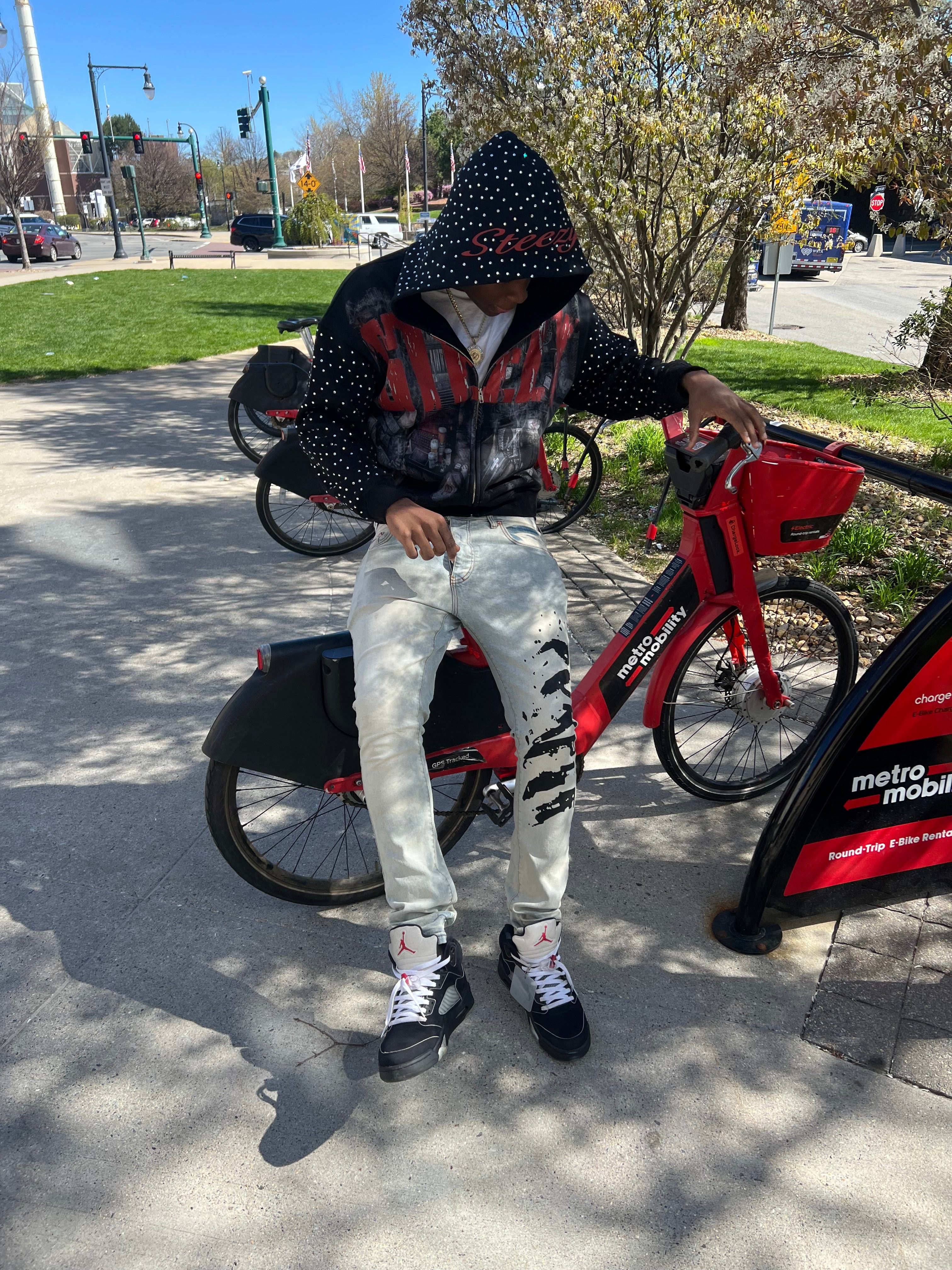 STEEZY RAINSTONE HOODIE(PRE-ORDER)